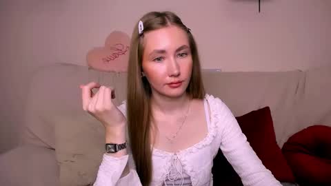 Snapshot of ellycolins chatting on November 2025 03:05:01 AM Elly online show from November 2025 03:05:01 AM