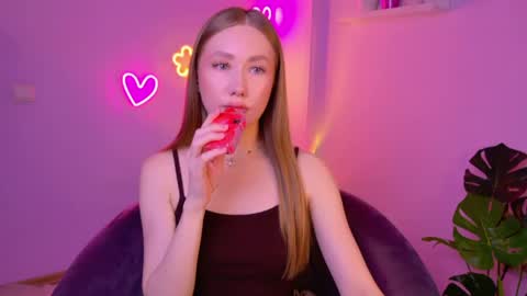 Elly  online show from May 2026 02:42:02 AM