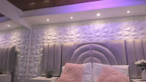 Ellye online show from June 2026 11:08:02 AM