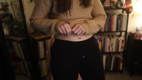 Elly Naomi online show from November 2025 10:56:02 PM