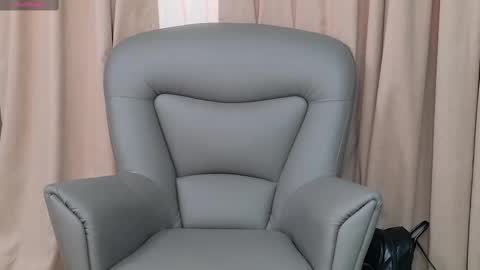 Snapshot of ellyross_ chatting on March 2025 11:27:01 AM EllyRoss online show from March 2025 11:27:01 AM