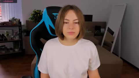 Snapshot of elma_lily chatting on October 2025 06:28:01 AM elma_lily online show from October 2025 06:28:01 AM