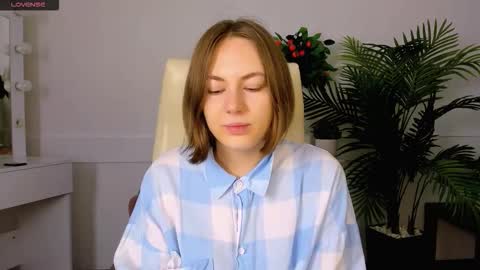 Snapshot of elma_lily chatting on November 2025 07:17:01 AM elma_lily online show from November 2025 07:17:01 AM