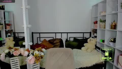 Snapshot of elma_lily chatting on November 2025 07:09:01 AM elma_lily online show from November 2025 07:09:01 AM