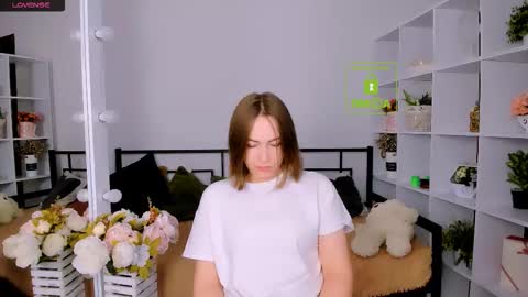 Snapshot of elma_lily chatting on November 2025 07:22:01 AM elma_lily online show from November 2025 07:22:01 AM