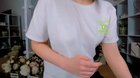 Snapshot of elma_lily chatting on November 2025 06:49:02 AM elma_lily online show from November 2025 06:49:02 AM