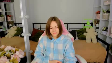 Snapshot of elma_lily chatting on December 2025 06:50:01 AM elma_lily online show from December 2025 06:50:01 AM