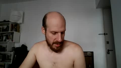 Snapshot of elmatirestrepo chatting on January 2025 12:42:01 PM Mati Restrepo online show from January 2025 12:42:01 PM