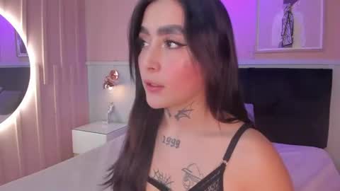 Snapshot of elodie_walker chatting on June 2026 12:08:01 PM Elodie online show from June 2026 12:08:01 PM