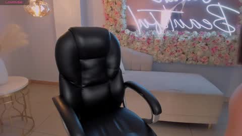 Snapshot of eloisaolivero chatting on February 2025 12:02:02 PM ELOISA OLIVERO online show from February 2025 12:02:02 PM