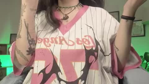 Snapshot of eloisee_ chatting on November 2025 04:45:02 AM Eloise . online show from November 2025 04:45:02 AM