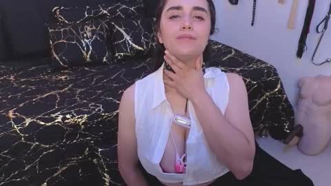 Snapshot of elowen_halley1 chatting on November 2025 08:41:02 PM elowen_halley1 online show from November 2025 08:41:02 PM