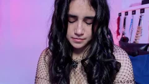 elowen_halley1 online show from February 2026 07:32:01 PM