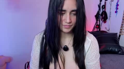 elowen_halley1 online show from April 2026 07:40:01 PM