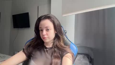 Snapshot of elowynx chatting on July 2026 09:03:01 AM Milana online show from July 2026 09:03:01 AM