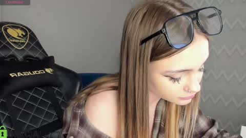 elsa_carterr online show from November 2025 02:17:01 PM