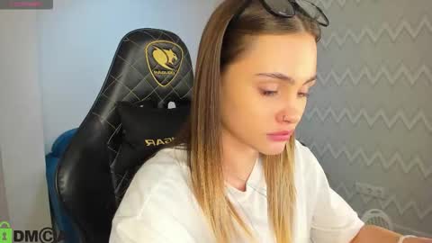 elsa_carterr online show from November 2025 09:42:02 AM