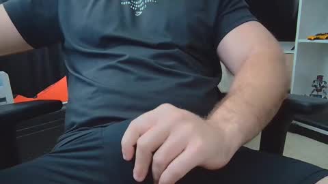 Snapshot of eltanke2206 chatting on November 2025 07:36:02 PM alexgarg online show from November 2025 07:36:02 PM