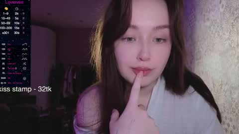 Snapshot of elusive_mia chatting on June 2026 05:49:02 PM Mia 3 online show from June 2026 05:49:02 PM