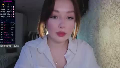 Snapshot of elusive_mia chatting on June 2026 03:59:02 AM Mia 3 online show from June 2026 03:59:02 AM