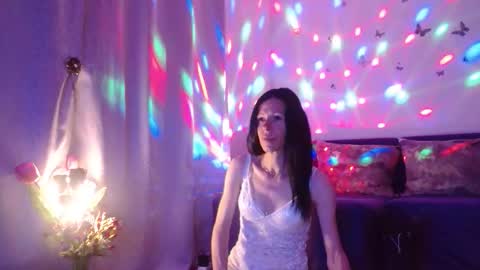 Elisa online show from June 2026 05:58:02 PM