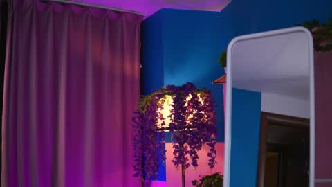 Elyssa online show from April 2026 06:22:01 PM