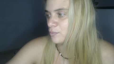Snapshot of elza_blonde chatting on February 2025 06:58:01 PM E L Z A online show from February 2025 06:58:01 PM