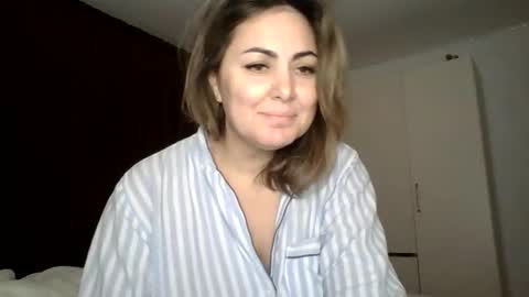 Snapshot of em_roqueen chatting on September 2025 08:35:01 PM Em online show from September 2025 08:35:01 PM