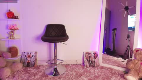 ema_parkerr online show from February 2026 08:51:01 PM