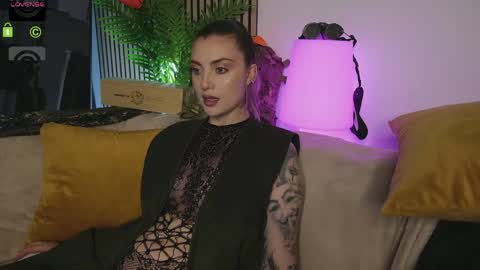 Snapshot of ema_reese chatting on June 2026 04:38:02 AM Ema Reese online show from June 2026 04:38:02 AM