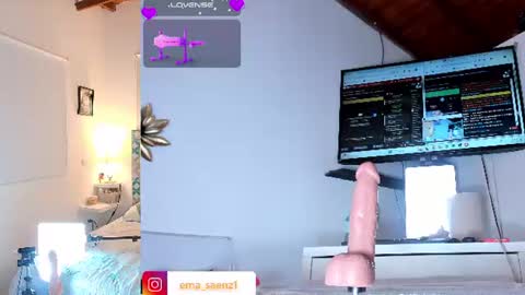 Snapshot of ema_saenz_ chatting on July 2026 04:55:01 AM Sofia online show from July 2026 04:55:01 AM