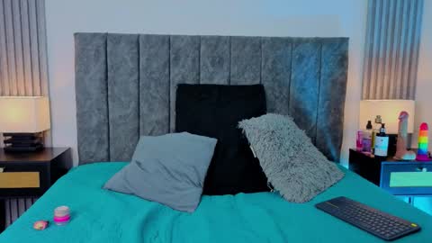 Ema online show from October 2025 12:11:01 AM