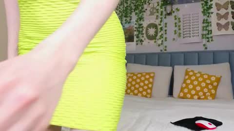 Emma online show from November 2025 12:42:01 PM