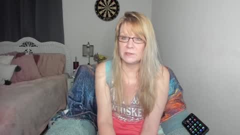 Snapshot of emberpheonixxx chatting on January 2025 03:58:01 AM Ember Pheonixxx online show from January 2025 03:58:01 AM