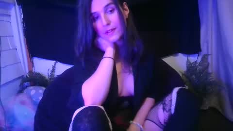 Ellie online show from December 2024 01:10:01 AM