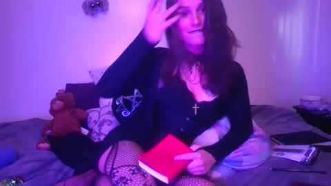 Ellie online show from January 2025 11:00:01 PM