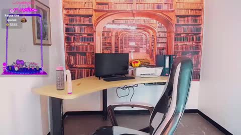 Snapshot of emeli_roushot chatting on February 2025 11:32:02 AM Emeli online show from February 2025 11:32:02 AM