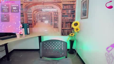 Snapshot of emeli_roushot chatting on October 2025 11:13:02 AM Emeli online show from October 2025 11:13:02 AM