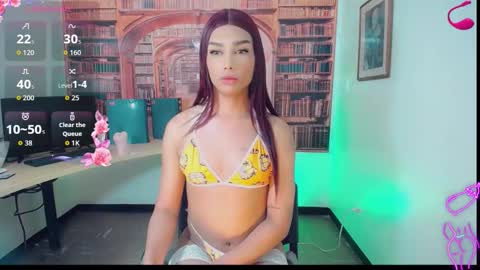 Snapshot of emeli_roushot chatting on November 2025 11:21:01 AM Emeli online show from November 2025 11:21:01 AM