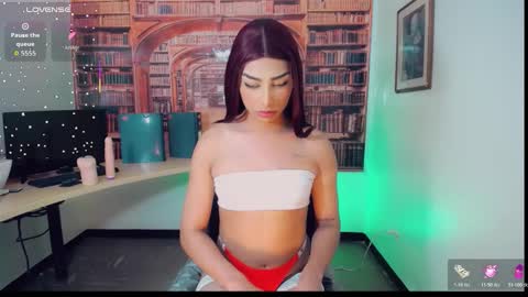 Snapshot of emeli_roushot chatting on November 2025 11:11:01 AM Emeli online show from November 2025 11:11:01 AM