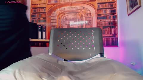 Snapshot of emeli_roushot chatting on December 2025 11:04:01 AM Emeli online show from December 2025 11:04:01 AM