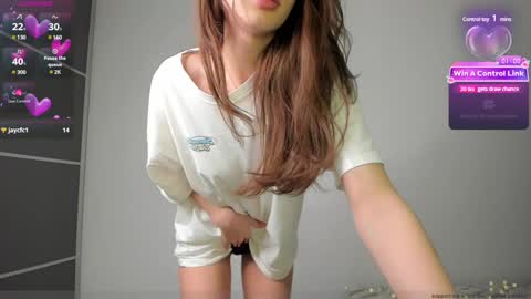 Snapshot of emelia_fox chatting on December 2024 10:28:02 PM Emmy the sly little fox HTP is open an unforgettable show awaits you. I undress in private online show from December 2024 10:28:02 PM