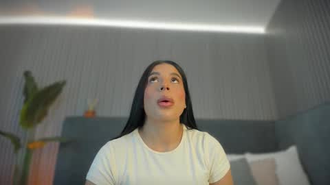 emelie_89 online show from March 2026 11:39:02 AM