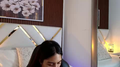 Snapshot of emelie_ch_ chatting on December 2025 02:28:01 AM Emily online show from December 2025 02:28:01 AM