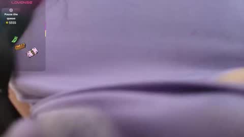 Snapshot of emelie_ch_ chatting on December 2025 01:55:02 AM Emily online show from December 2025 01:55:02 AM