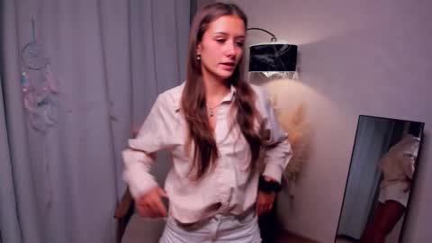 Snapshot of emelineweeman chatting on November 2025 01:40:01 AM Emma online show from November 2025 01:40:01 AM