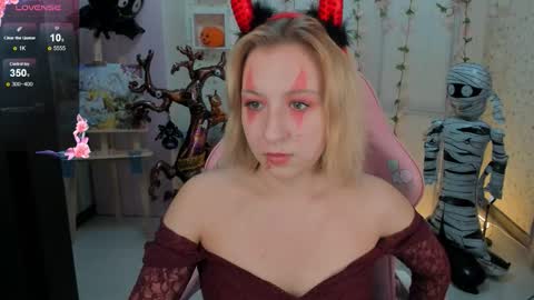 emelia online show from October 2025 12:06:01 PM