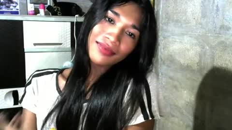 Snapshot of emely_lany chatting on July 2026 10:58:02 AM Lany online show from July 2026 10:58:02 AM