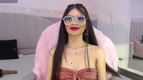 Danna online show from November 2025 03:49:02 AM