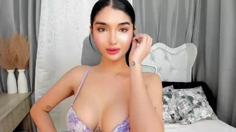 Snapshot of emeraldfvckinggreyson chatting on December 2024 07:43:02 PM Emerald online show from December 2024 07:43:02 PM